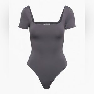 COPY - ARITZIA Babaton Contour Squareneck Shortsleeve Charcoal Bodysuit
